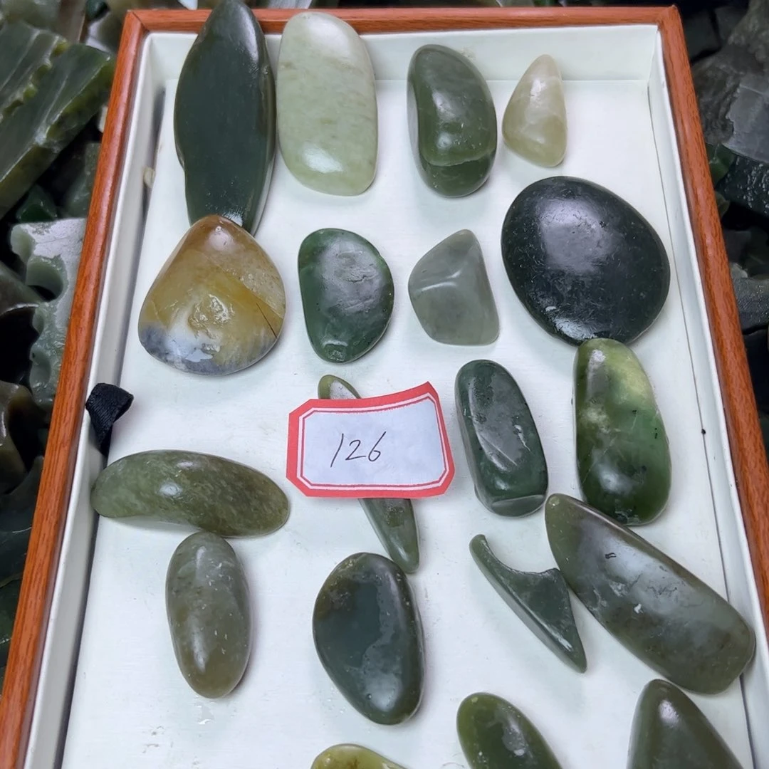 和田玉未镶嵌珠宝奇石