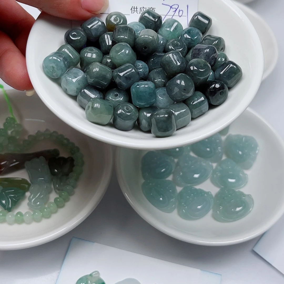 未镶嵌手链翡翠贝*