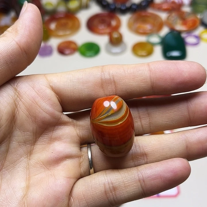 过***己未镶嵌颈饰玛瑙/玉髓