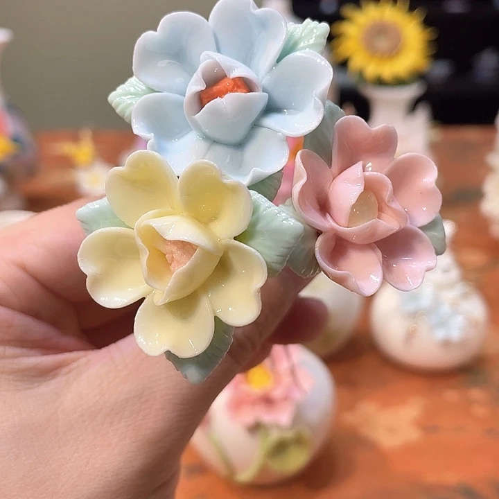 手工陶瓷精致摆件