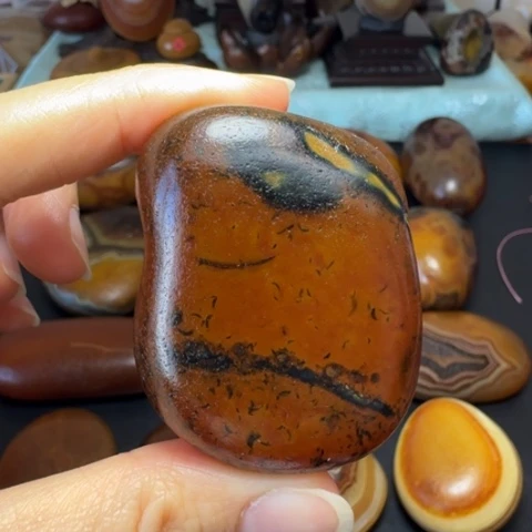 七***后石材原石桌面摆件