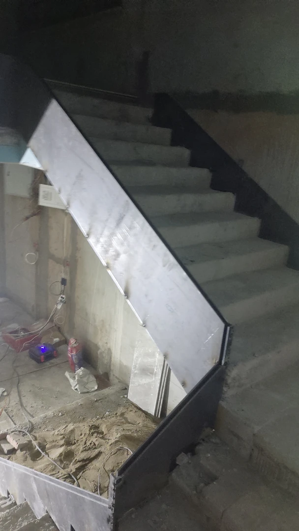 钢板玻璃栏杆楼梯扶手