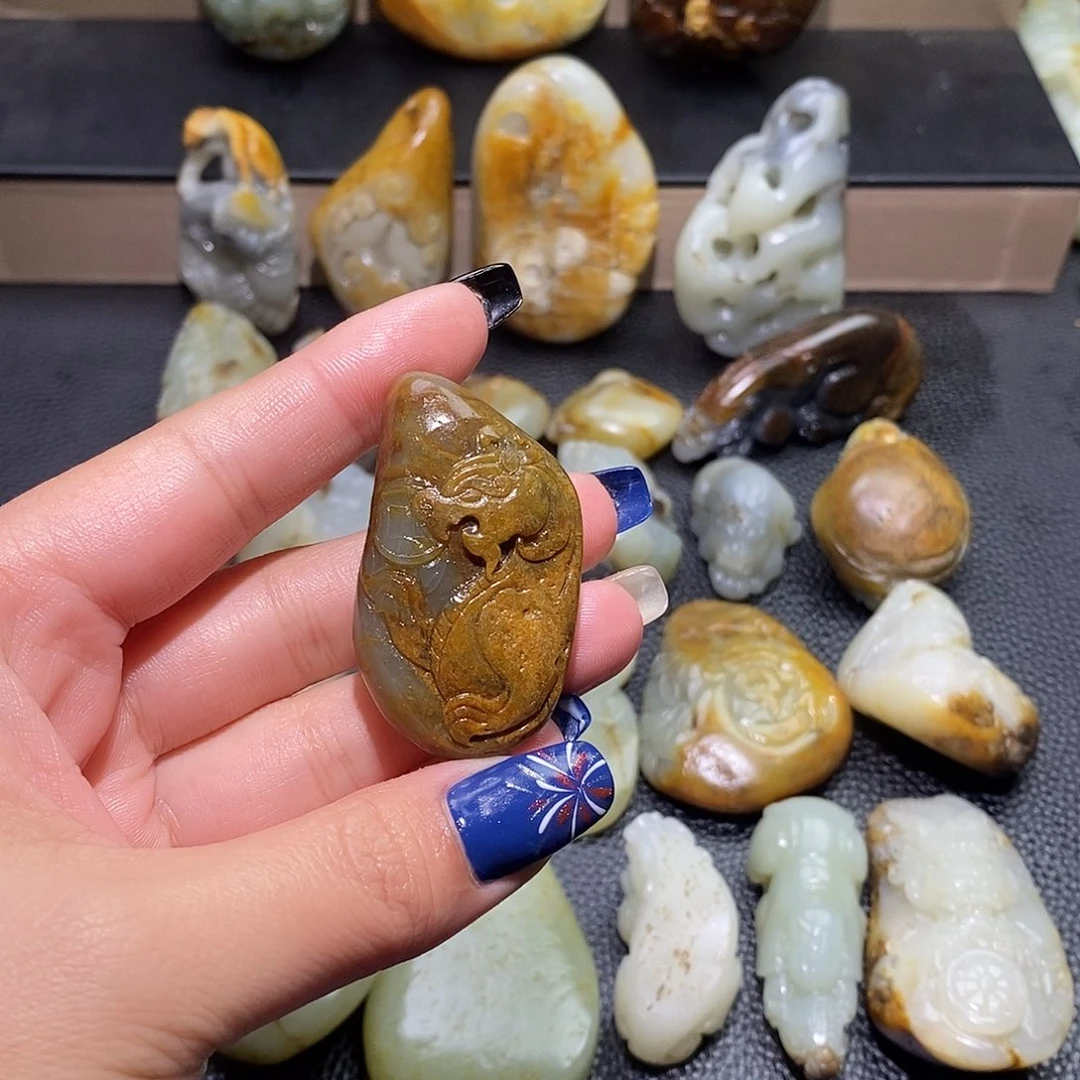 和田玉未镶嵌颈饰