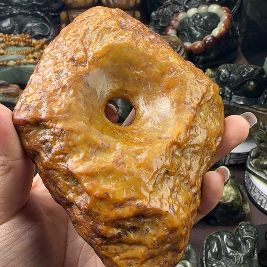透闪石质玉未镶嵌珠宝奇石