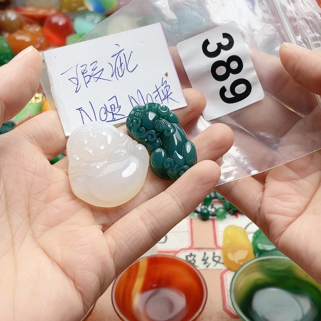 合金颈饰玛瑙/玉髓浮**梦