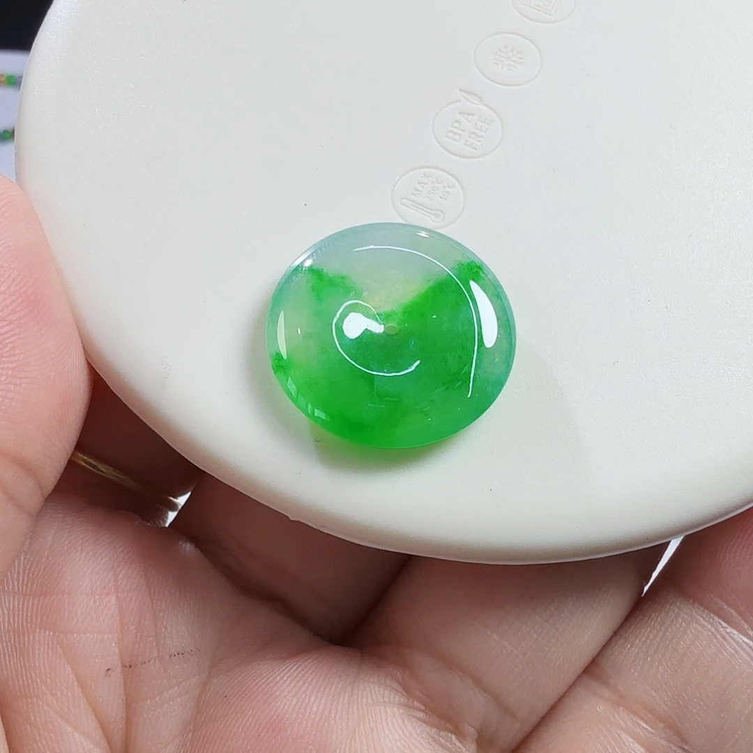 翡翠未镶嵌颈饰裸石