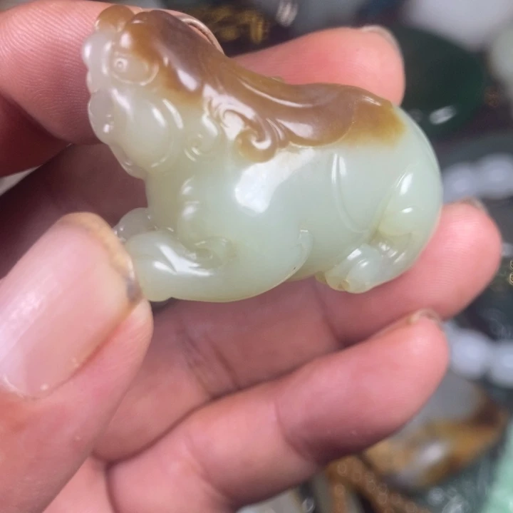 兵***宠颈饰未镶嵌和田玉（糖玉）