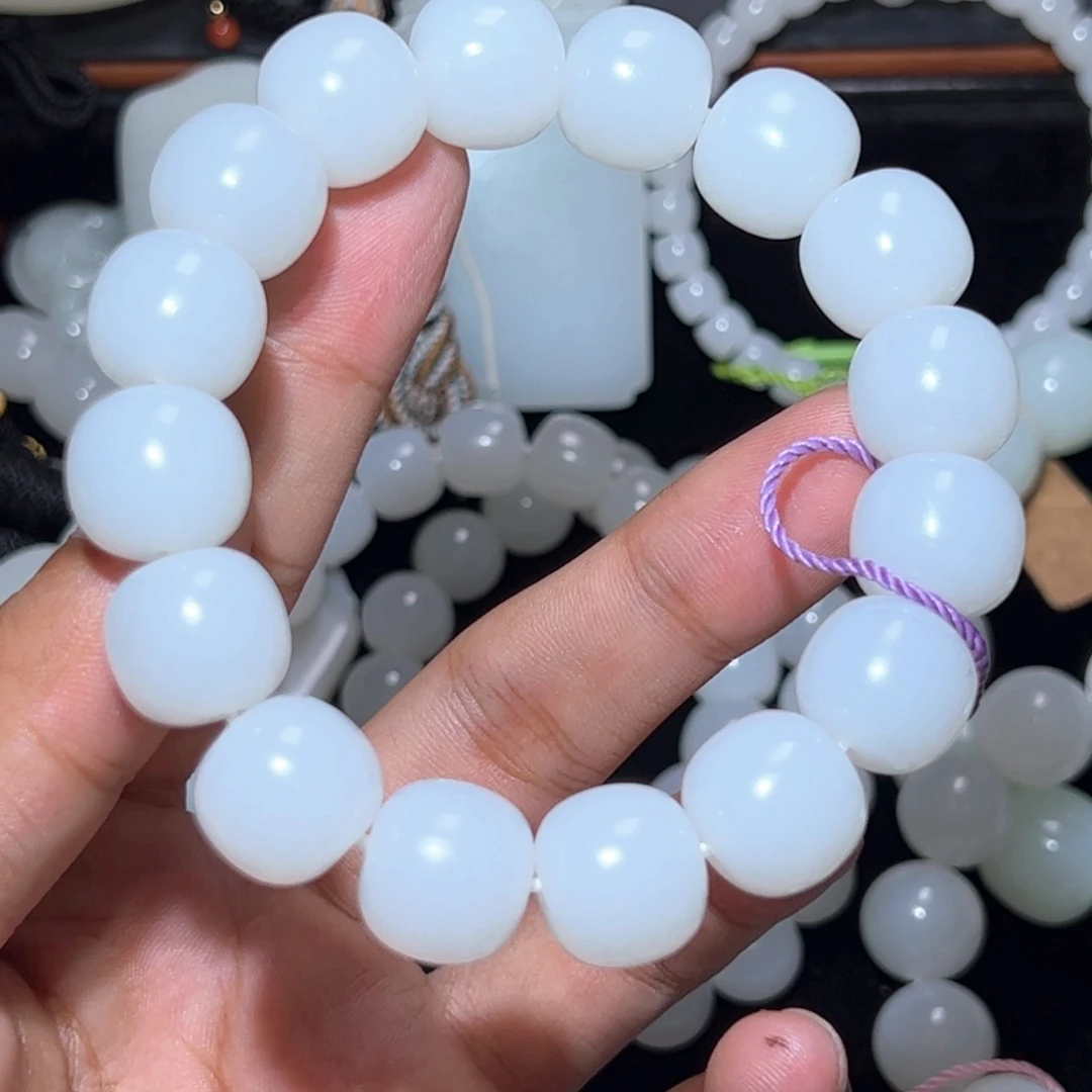 H***、和田玉未镶嵌颈饰