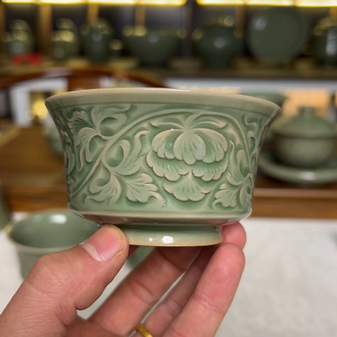 杯纯手工缠枝牡丹马蹄杯