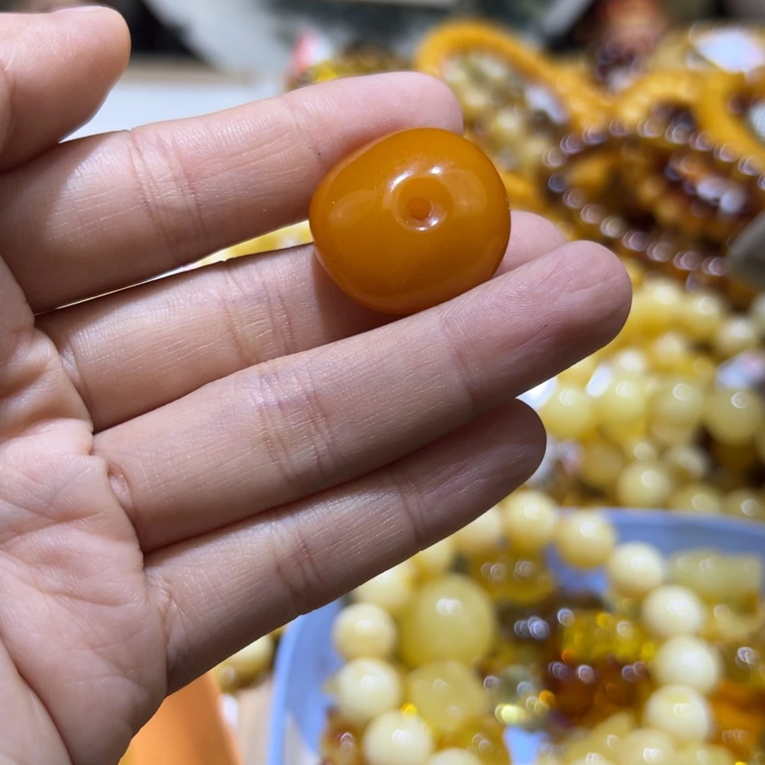 琥珀珠宝奇石未镶嵌