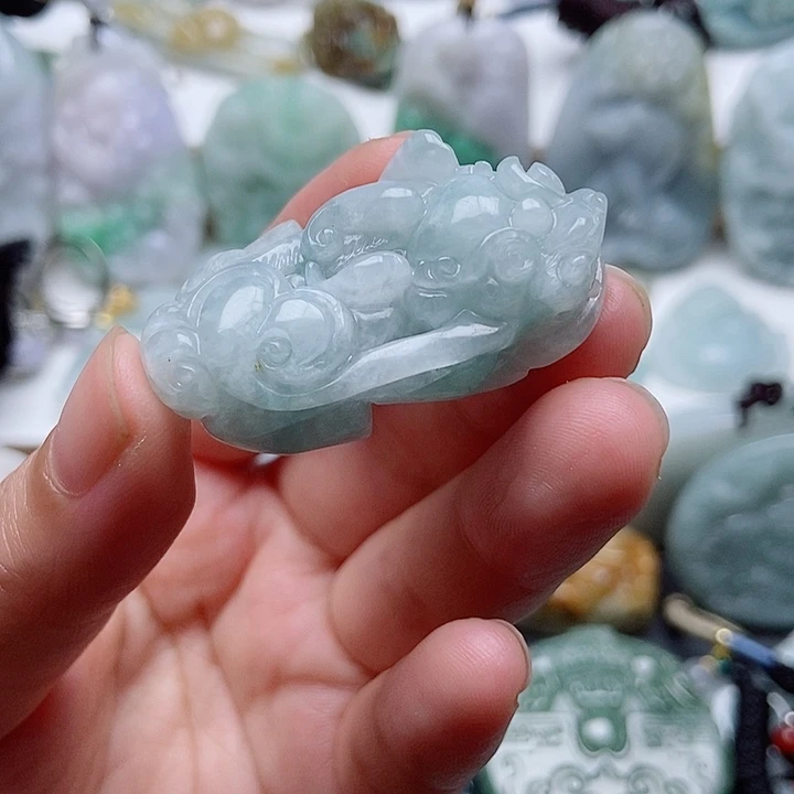 翡翠未镶嵌颈饰翡翠