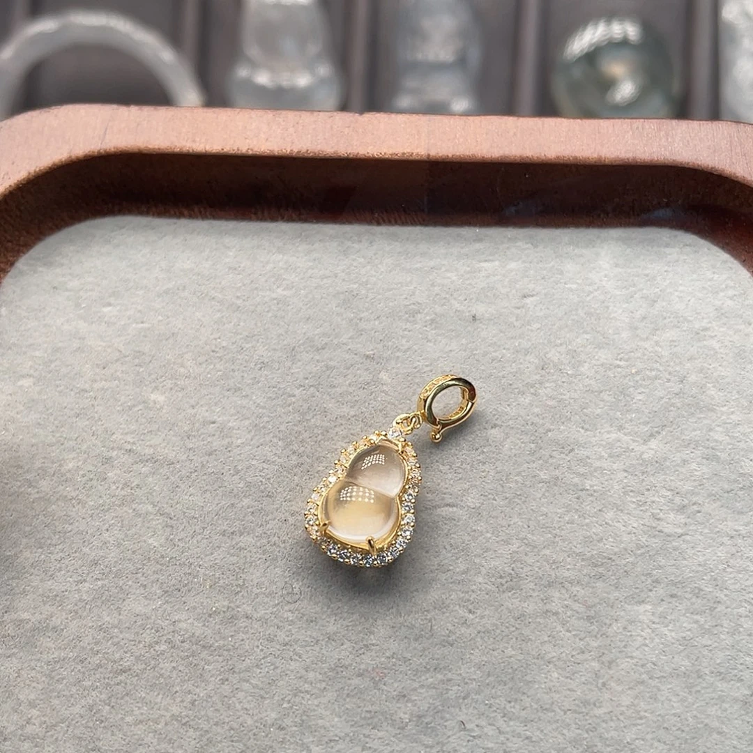 很***姐石英质玉银S925镶嵌吊坠