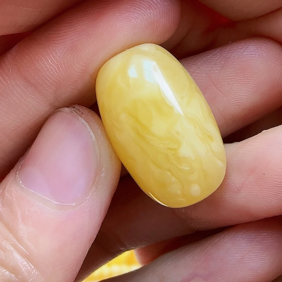 蜜蜡未镶嵌珠宝奇石
