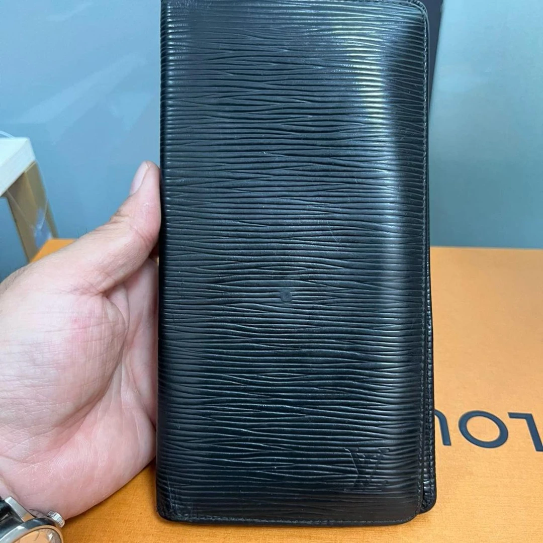 95新 路易威登钱包 70077