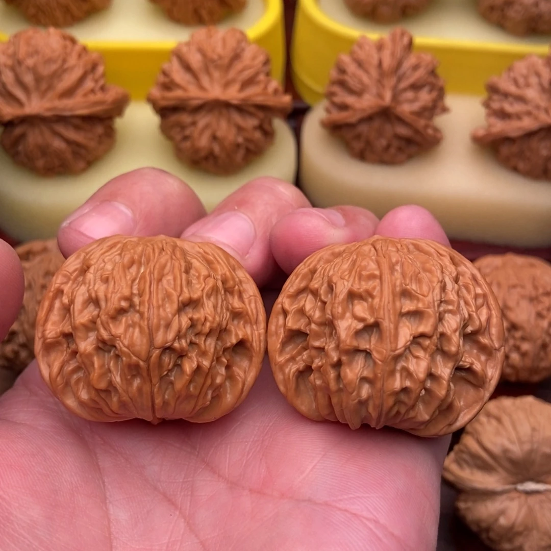 听***海文玩核桃把件野生磨盘40