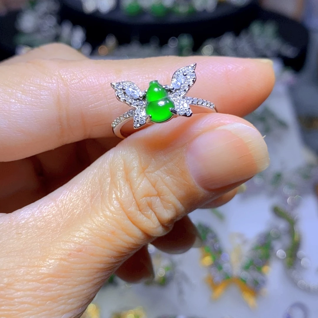 翡翠颈饰银S925镶嵌天然翡翠