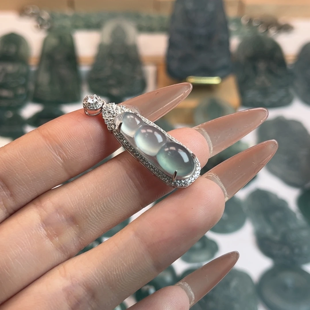 翡翠银S925镶嵌颈饰翡翠