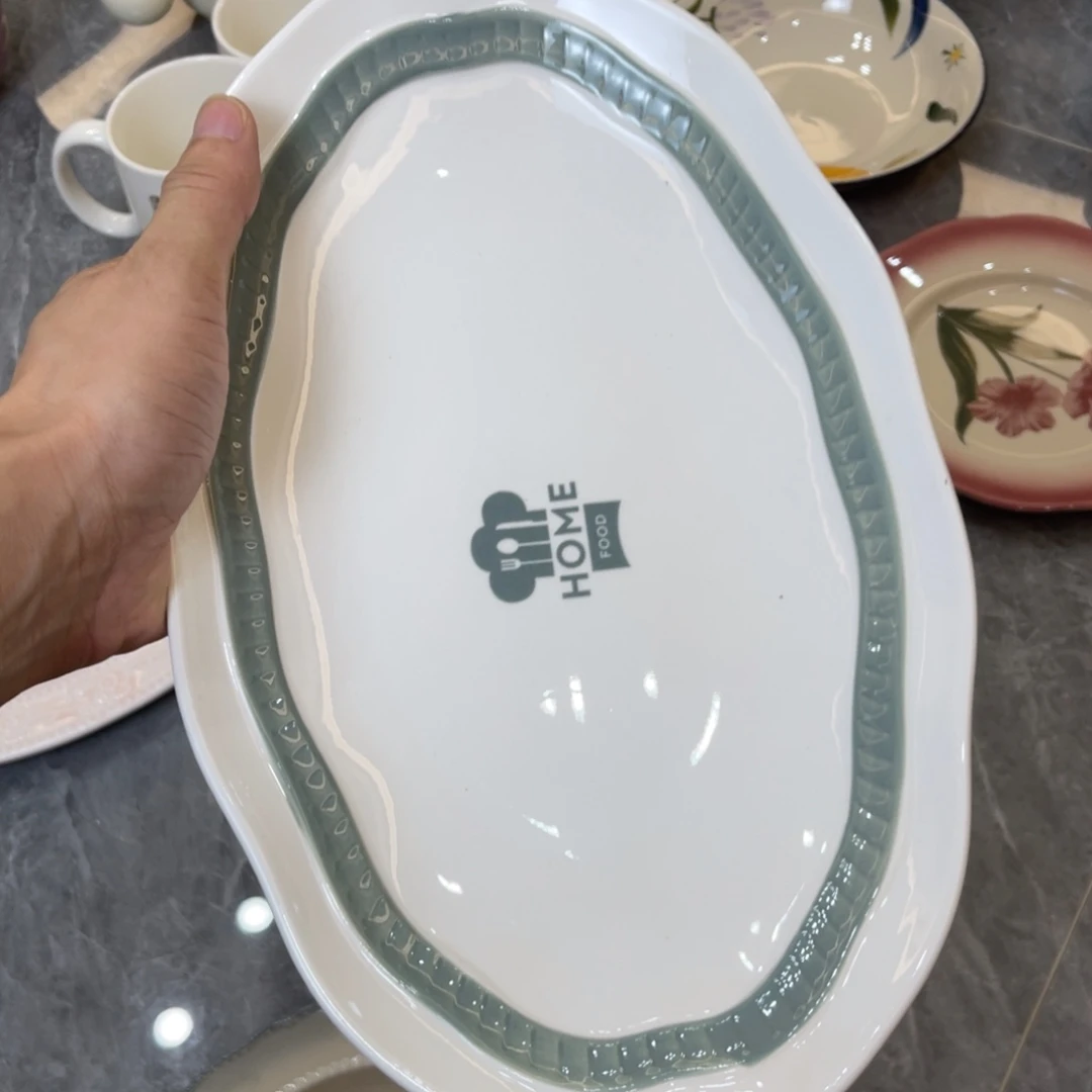 陶瓷微瑕餐具介意勿拍，满18飞！