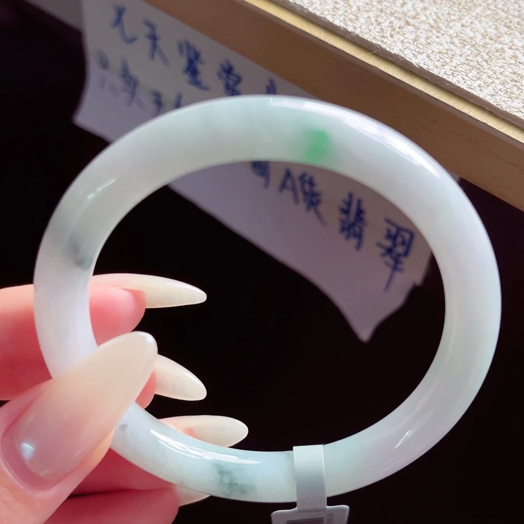翡翠未镶嵌手镯手镯