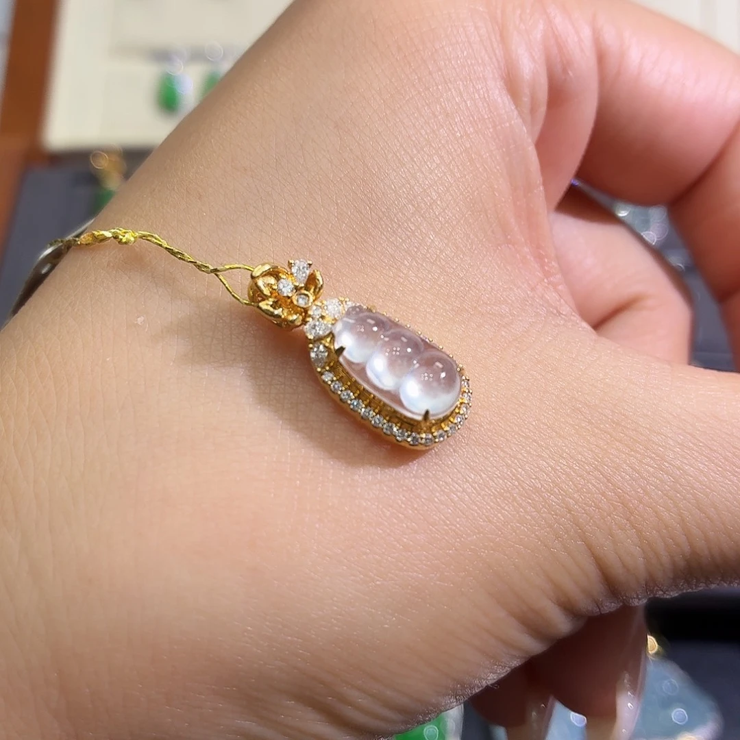 翡翠18K金镶嵌颈饰