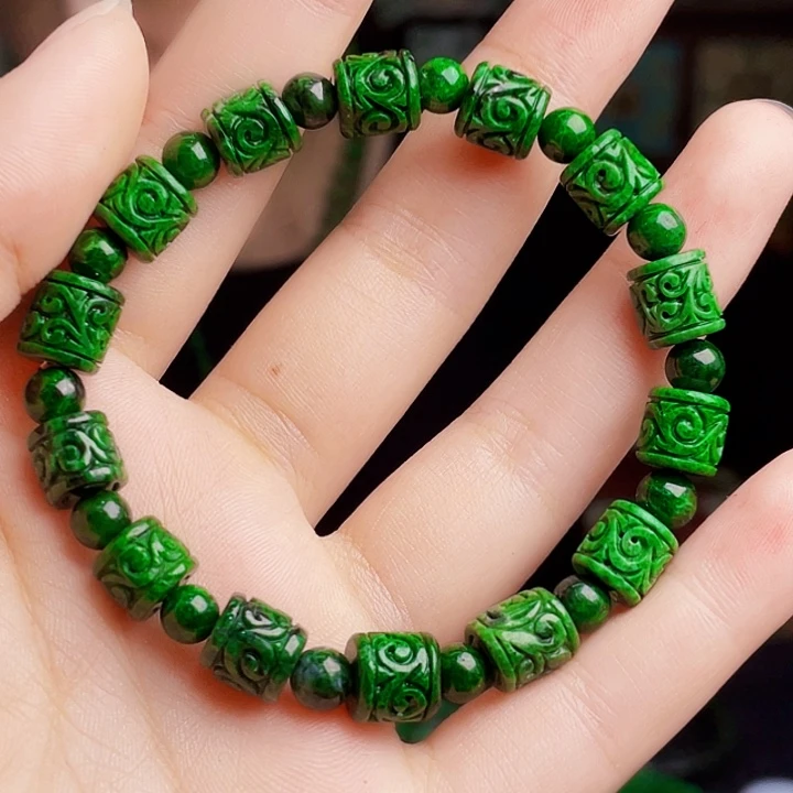 翡翠未镶嵌颈饰多样性