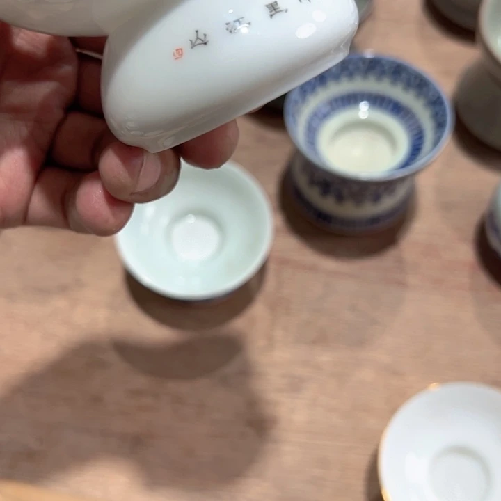 瓷片白粉彩千里江山茶漏风胜堂