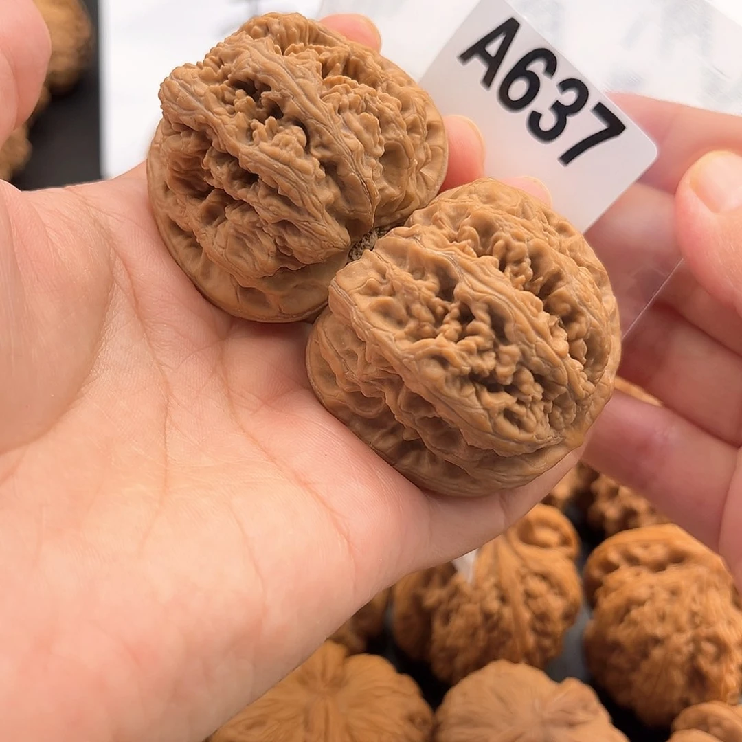 ****原文玩核桃把件粗筋精品45