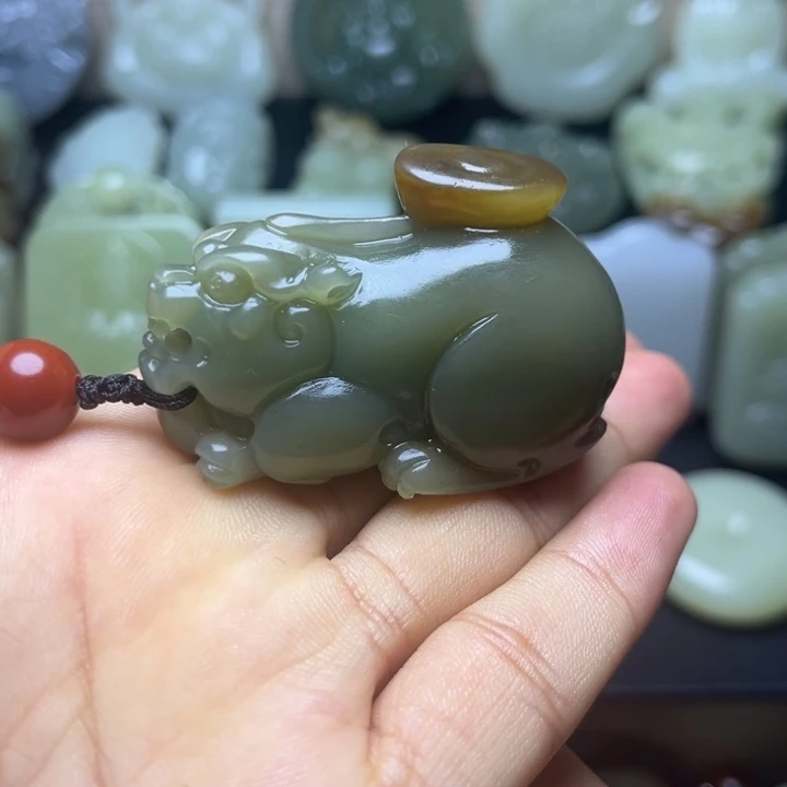 和田玉未镶嵌颈饰