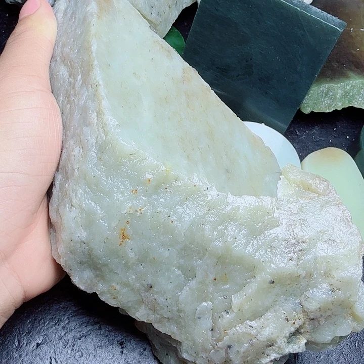 未镶嵌和田玉（糖玉）珠宝奇石