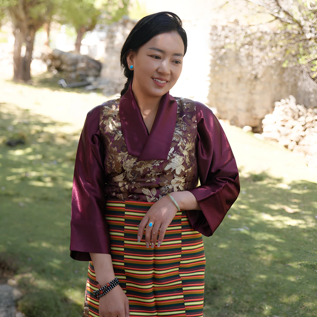 民族服装缎面无袖藏袍衬衣七分袖拉萨服夏季款民族风藏式女款传统