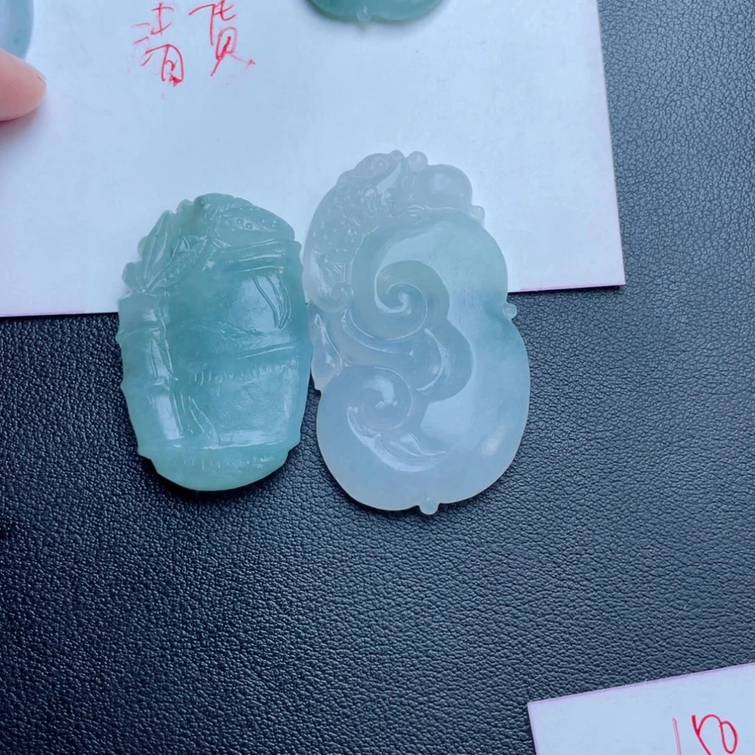 一***糖定制翡翠未镶嵌翡翠吊坠