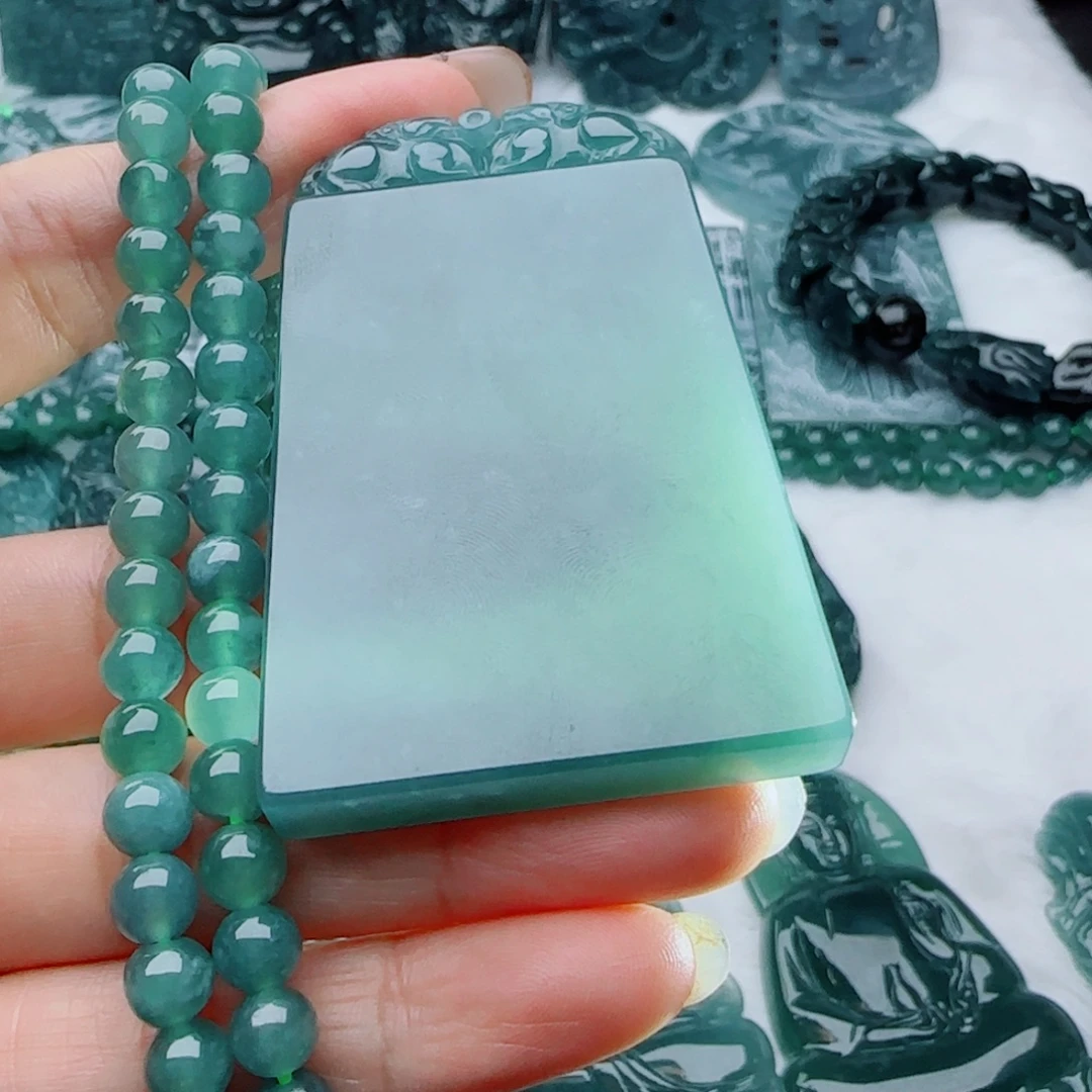 翡翠未镶嵌颈饰多样性发货天然的A货翡翠