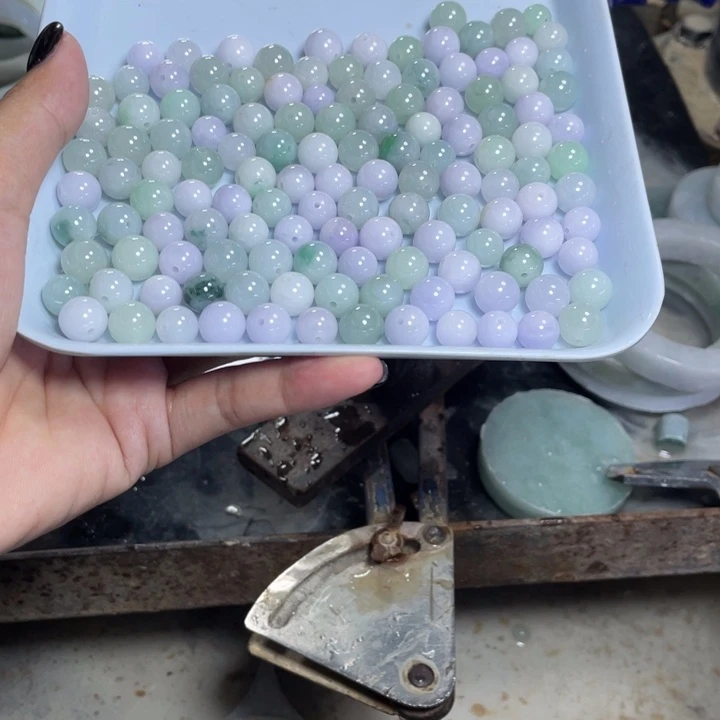 翡翠手镯未镶嵌多样性