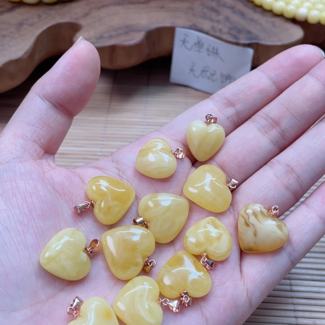 蜜蜡未镶嵌手串多样性发其中一个