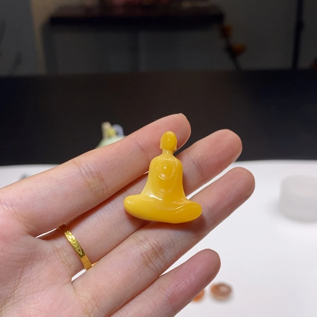 老***超石英质玉未镶嵌颈饰