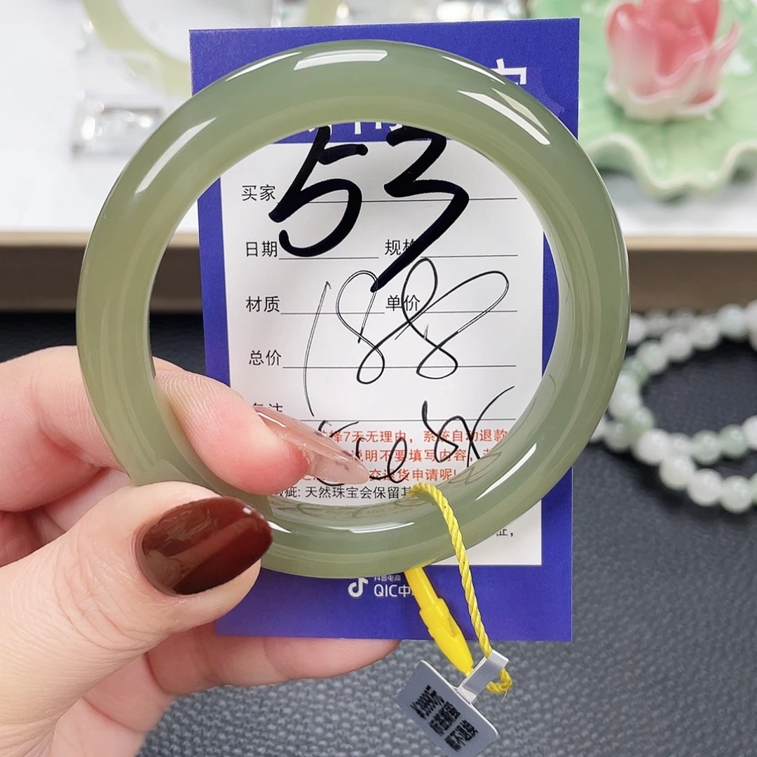 和田玉未镶嵌手镯