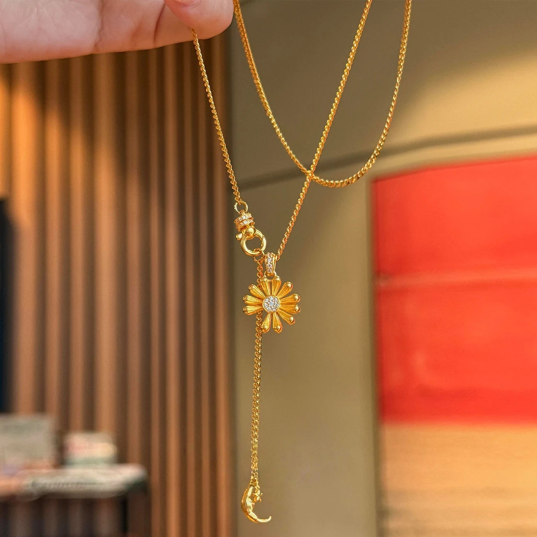 铜合金项链 权志龙同款金色雏菊月亮项链精致小众高级感锁骨链女