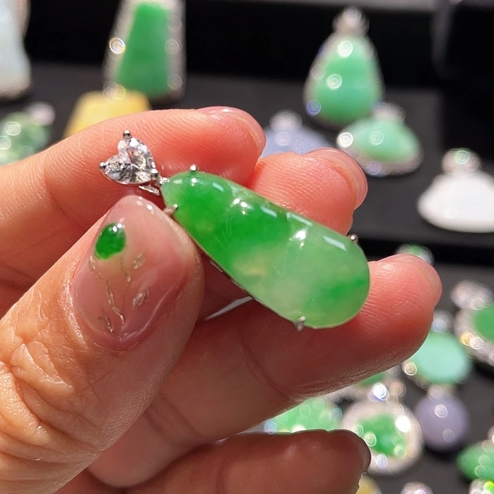 随***…翡翠银S925镶嵌颈饰