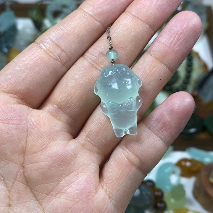 未镶嵌蛇纹石玉吊坠