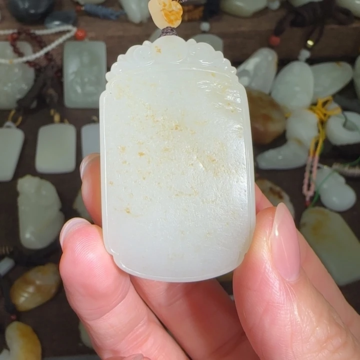 和田玉颈饰未镶嵌吴*丝