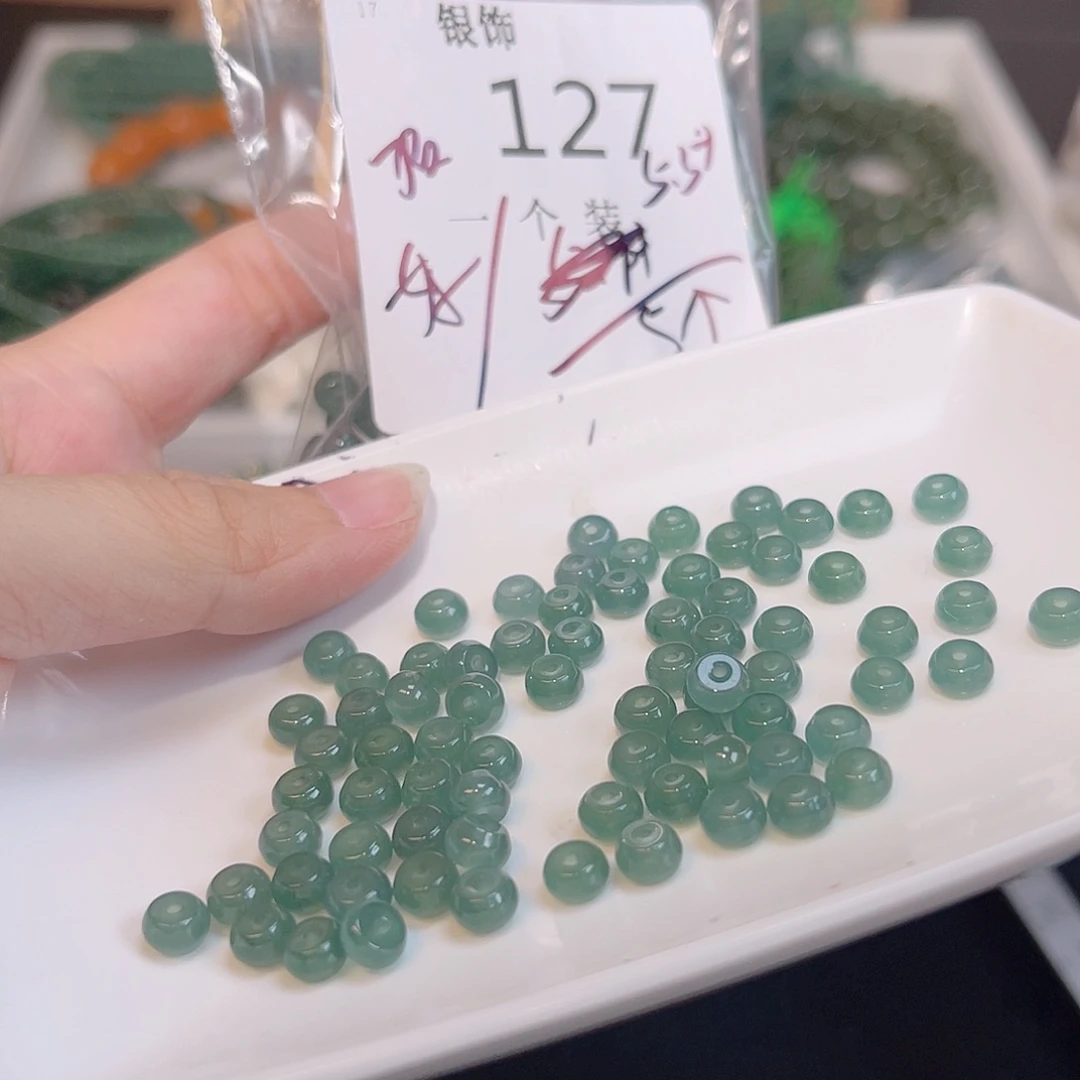 未镶嵌珠宝半成品水晶127 。