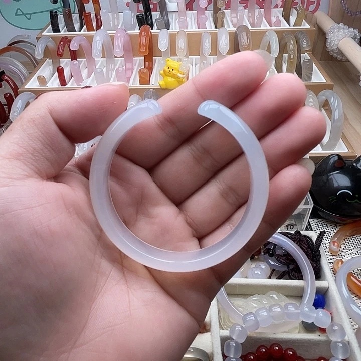 玛瑙/玉髓手镯未镶嵌