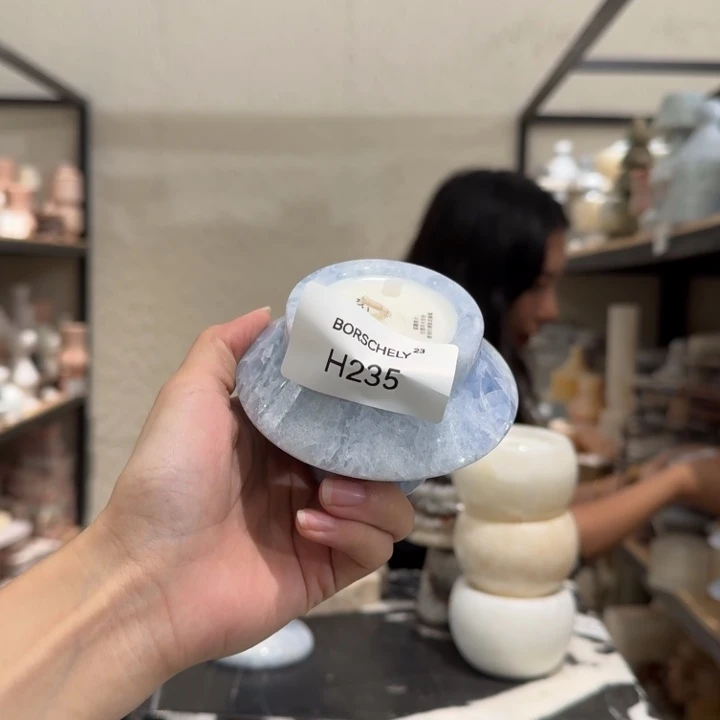 H235。        亿。