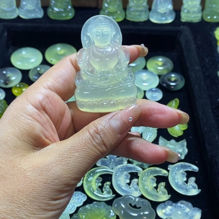 飞***鹰蛇纹石玉未镶嵌颈饰