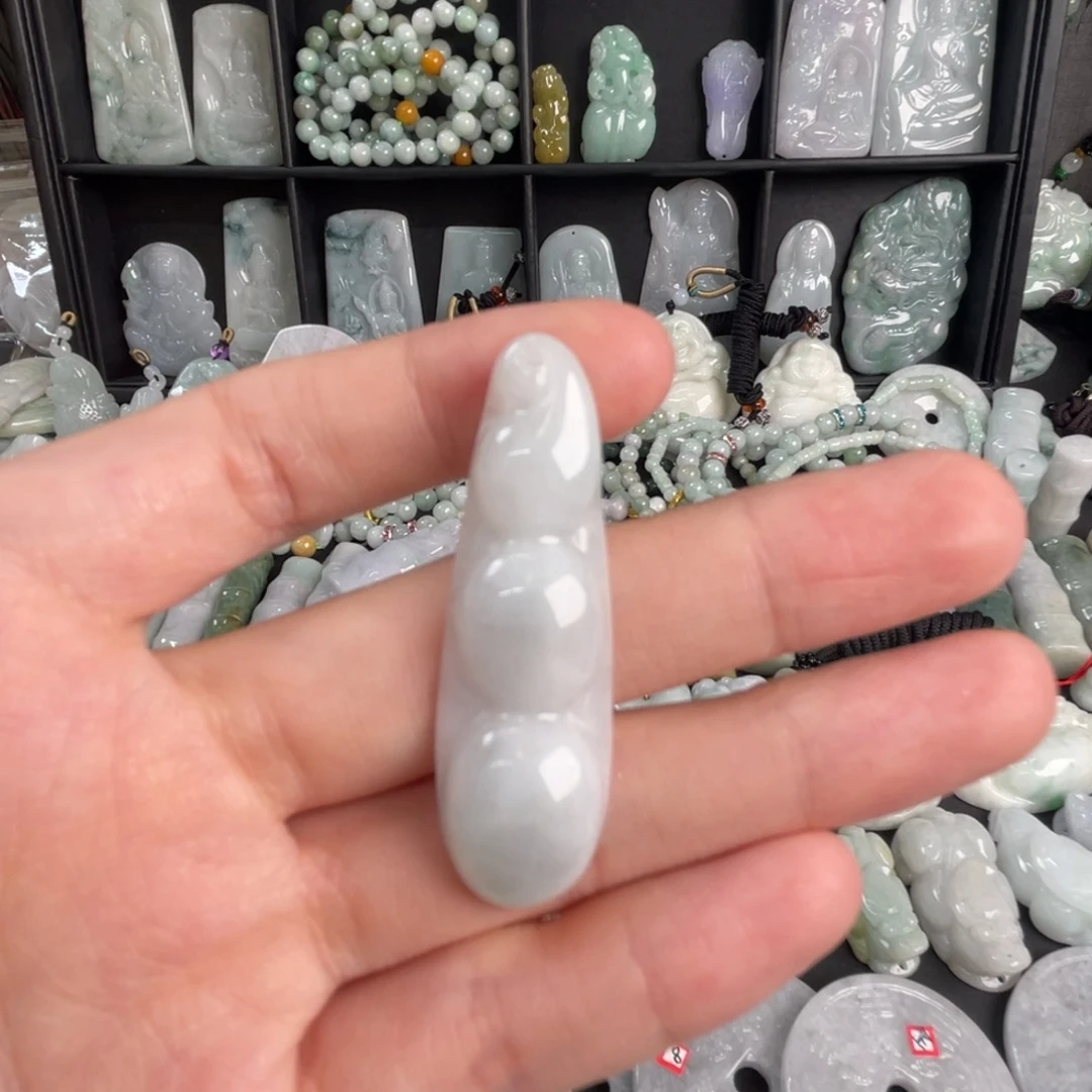 翡翠未镶嵌吊坠(不含链)微瑕