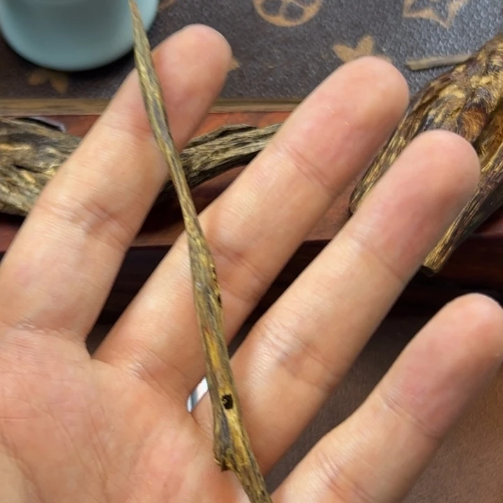 沉香碎屑沉香海南野鸡骨香沉香0.97克