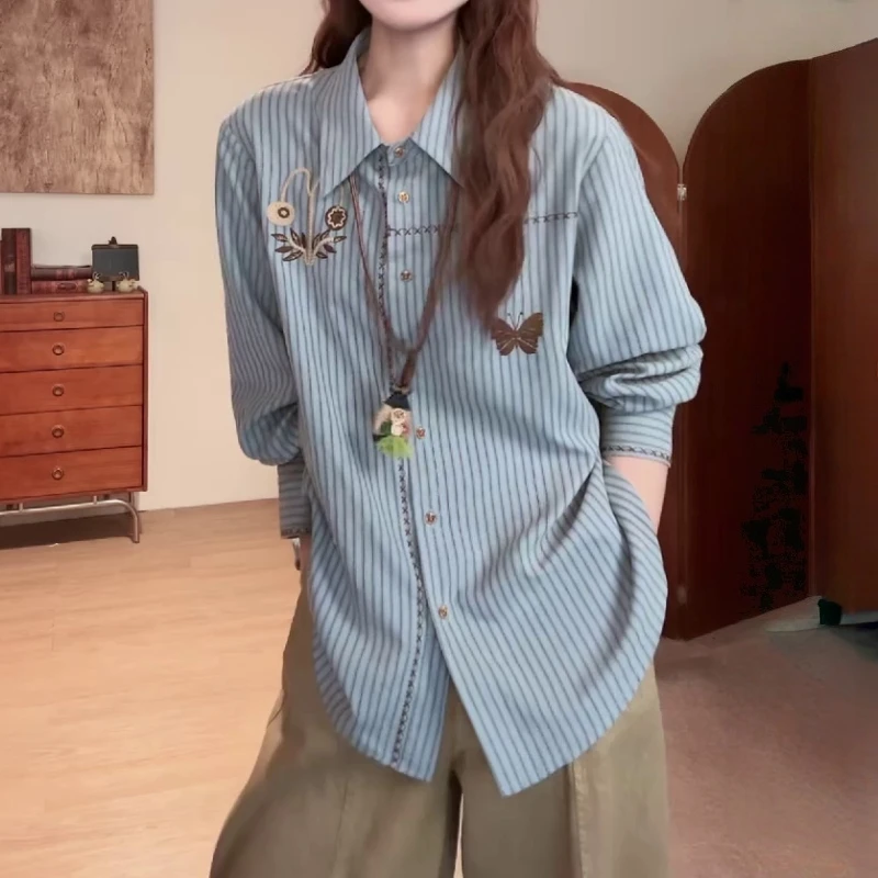 韩系秋季设计感小众叠穿条纹蝴蝶刺绣衬衫女宽松显瘦翻领长袖上衣