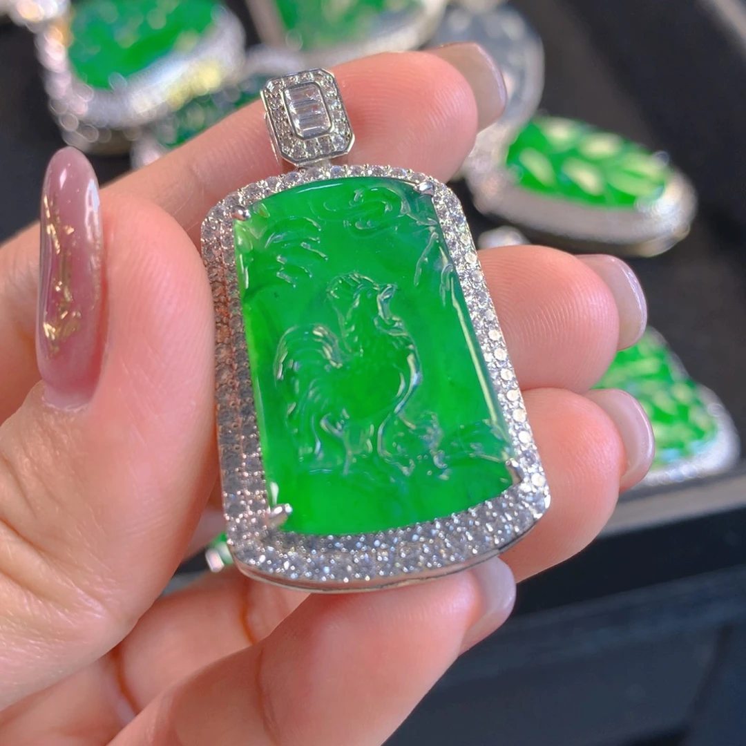 翡翠颈饰未镶嵌翡翠