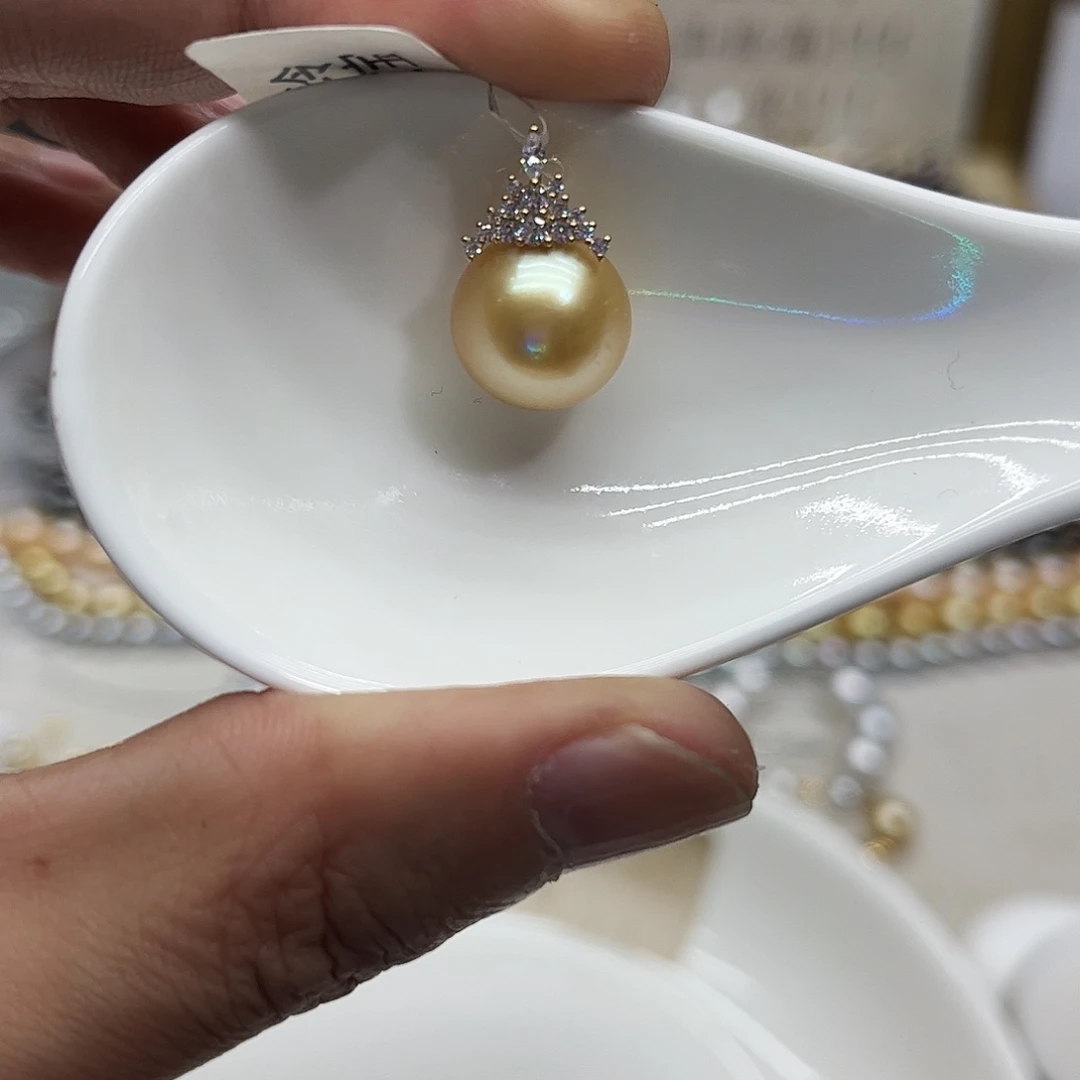 海水珍珠颈饰18K金镶嵌