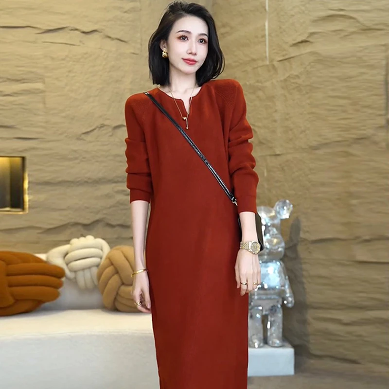时尚过膝V领针织长袖连衣裙女2025年秋季新款高级感轻奢气质长裙